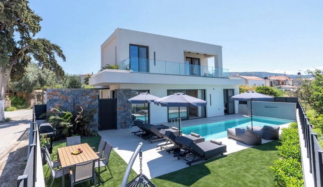 Green villas, perfect for relaxing family or friends’ vacations in Rethymno