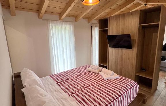 Guest House Si n'shpi tande - Mrizi i Zanave in Fishtë