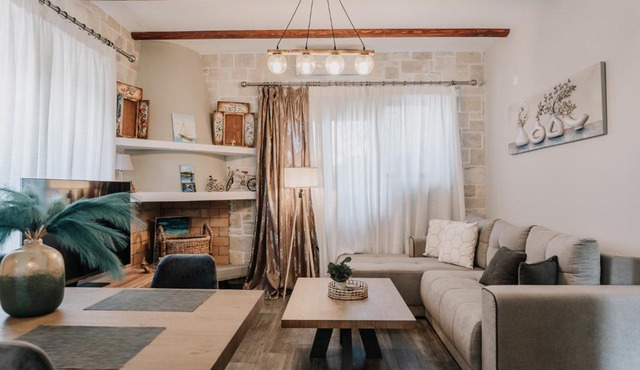 Guince House by All About Paxos
