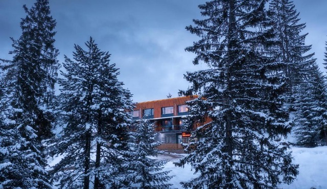 Guri i Kuq Hotel & Vila