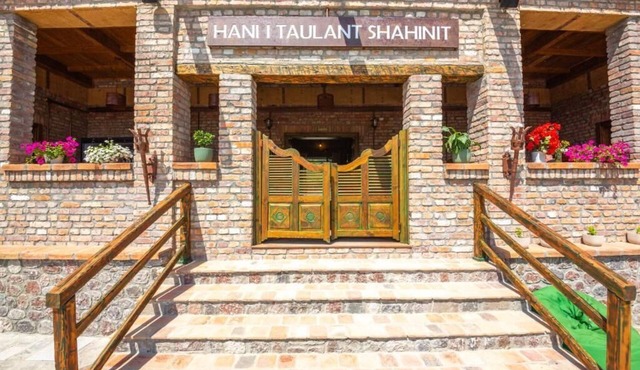 Hani i Taulant Shahinit