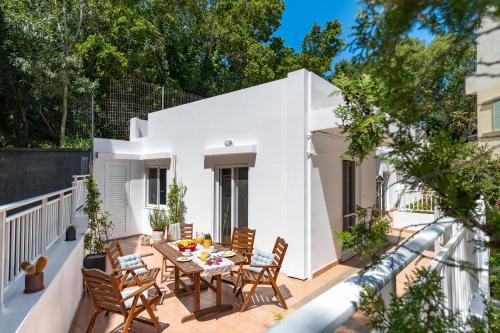 HAVEN VILLA Central very Quiet Near Elli Beach and Old Town