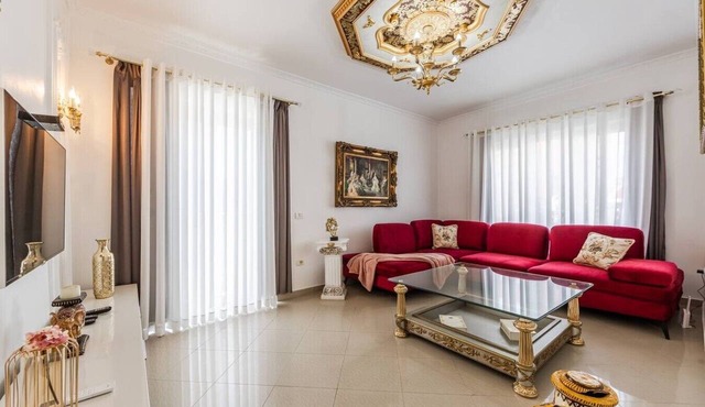 Historic Quarter Stay | 1BR Apartment by PikHost in Shkodër