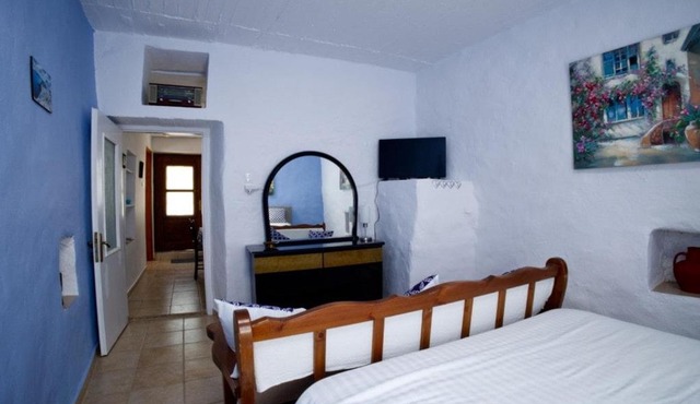 Holiday homes in Vrises, Greece in Vrises
