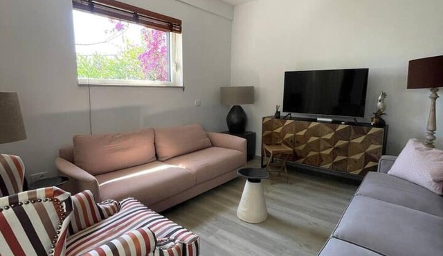 Holiday Villa | Patio & Free Parking by PikHost