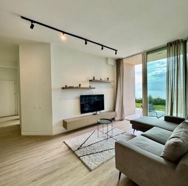 Horizon 360, Green Coast, Palase