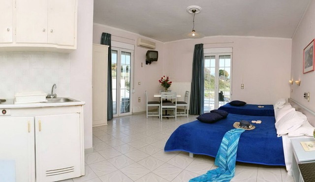 Hotel Aphrodite Beach in Lesvos