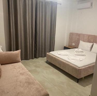 hOTEL EMILY,S