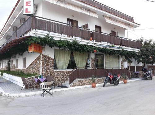Hotel Paralia in Nea Karvali