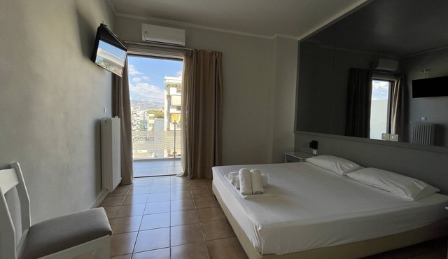Hotel Platon in Moschato-Tavros