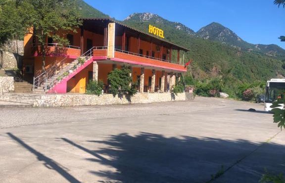 Hotel Xhej