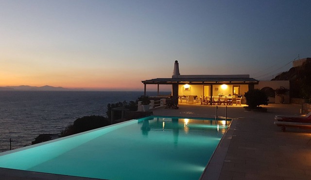 House with the Aegean Sea in Kea