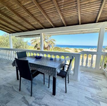 Ikidiki Beach Villa in Ierissos