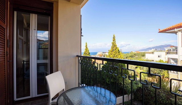 Il Gusto Maisonette - Seaview Private Retreat!