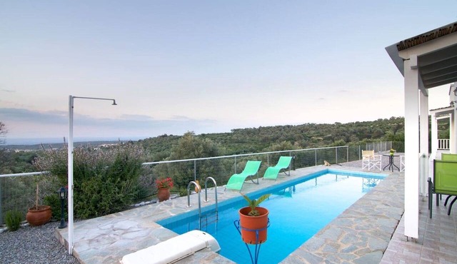 Iperion - A privileged sea and island view in Ag. Triada