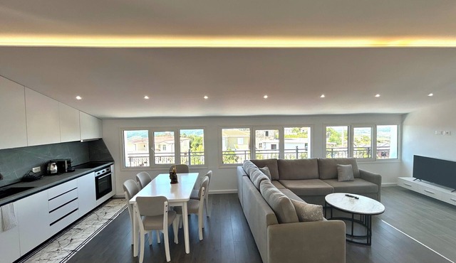 Ishem Penthouse Free Wi-Fi 2 Balconies Green View Garden Pet-Friendly