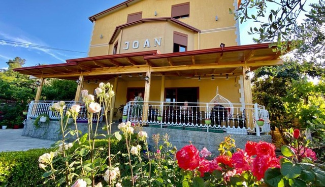 Joan Guesthouse