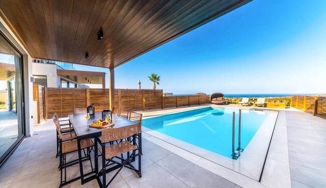 Kamelia Luxury Villa 2 in Crete