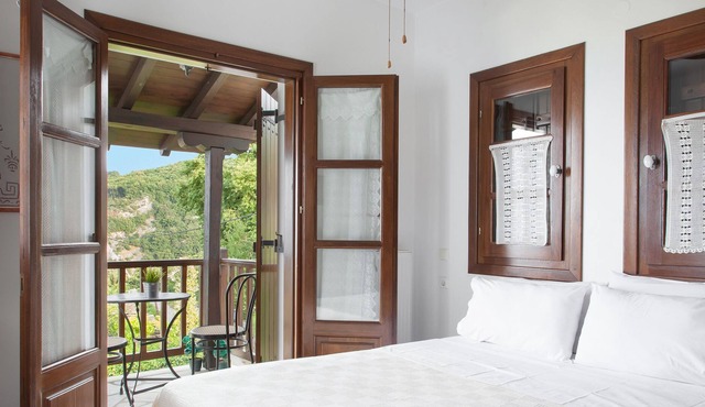 Kamelia- the Balcony of Pelion in Mouresi