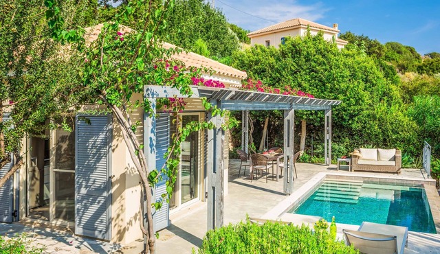 Kaminia Cottage - One Bedroom Villa, Sleeps 2