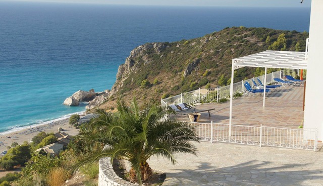 KATHISMA VILLA MARGAUX, Pool With Fabulous VIEWS & SUNSETS - Close to Beach in levkada