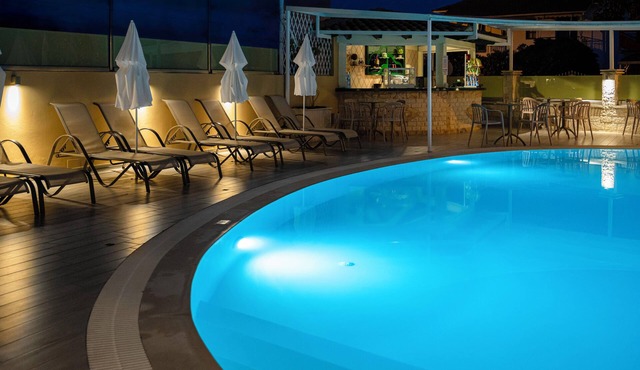 Konstantinos Hotel & Apartments 2