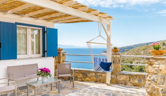 Kyklamino Home - Sea View, Quietly Defined