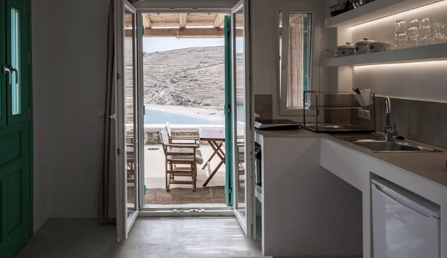 Kyon Beach Suites Kythnos in Kithnos