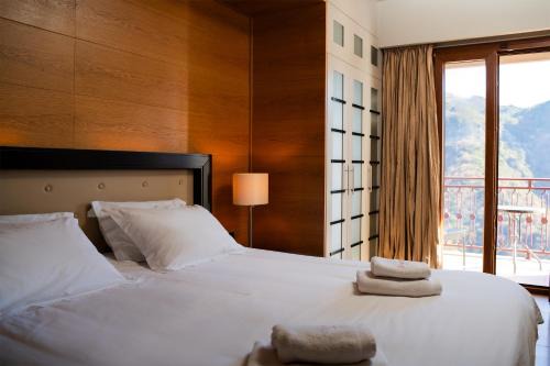 Lagadia 4 Seasons Hotel
