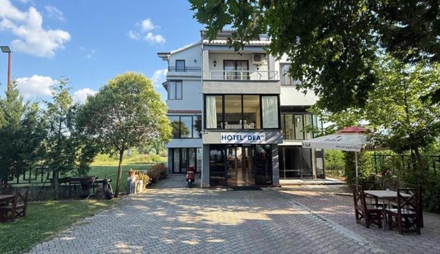 Lake view HOTEL DEA