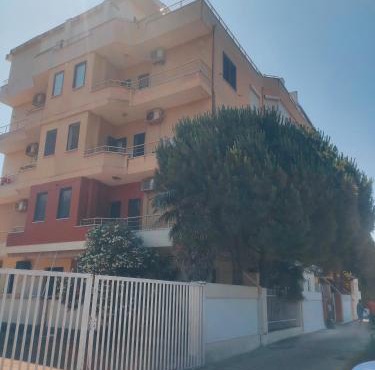 Ledio's holiday apartment in Spille