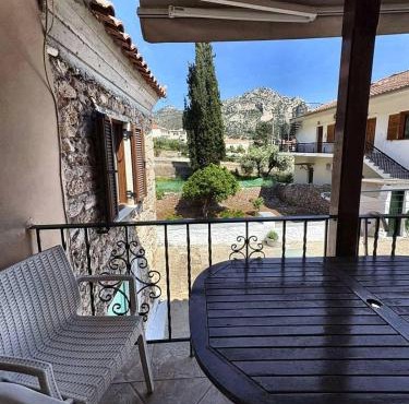 Leos Traditional Holiday House in Leonidio