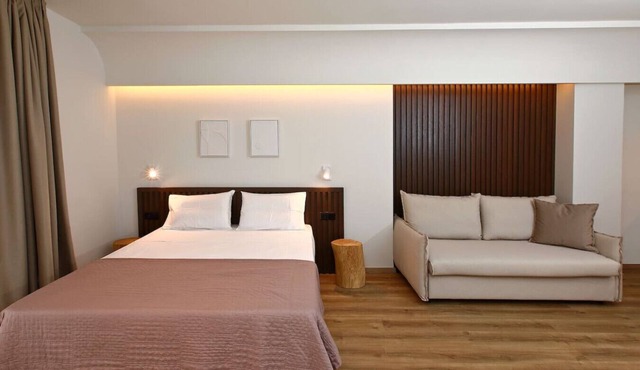 Local Suite 2 in Nea Moudania