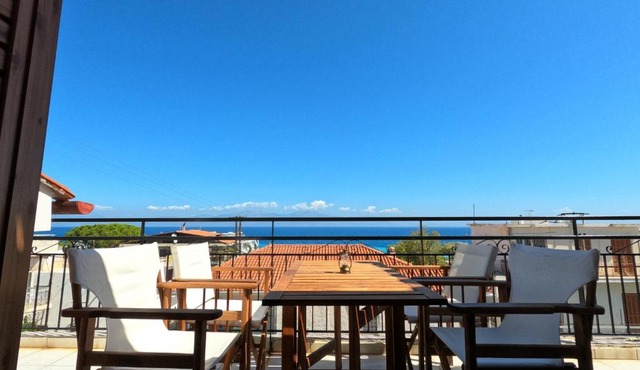 Loft apartment 20m from sea in Melission