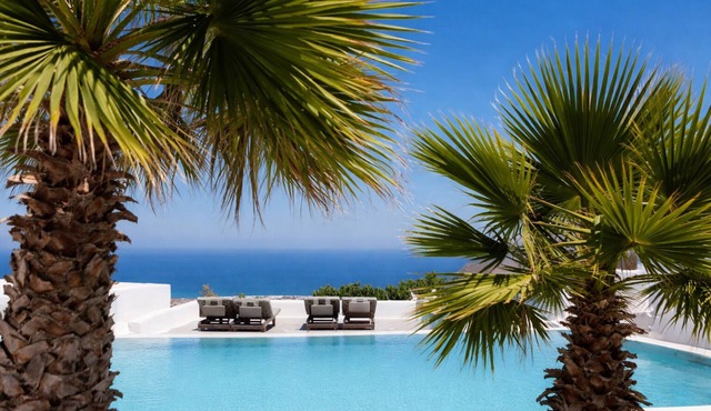 LOFT KAVES POOL AND BAR SUITES-ΣΠΗΛΑΙΩΔΗΣ ΠΑΡΑΔΟΣΙΑΚΗ ΚΑΤΟΙΚΙΑΣ ΜΕ ΘΕΑ ΤΟ ΑΙΓΑΙΟ in Santorini
