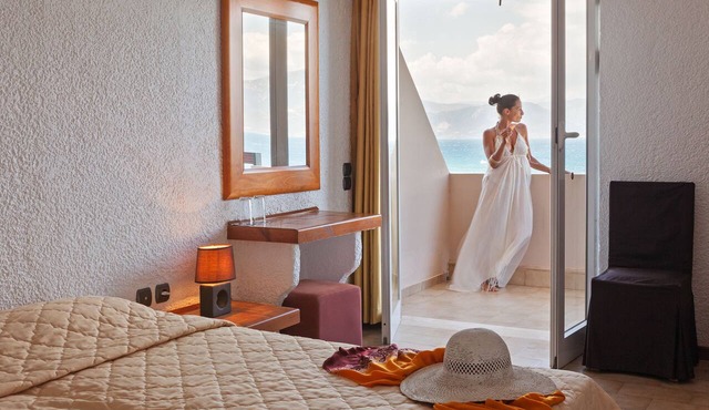 Long Beach Resort in Aigialeia