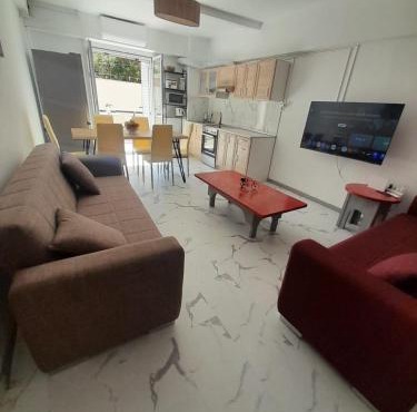 Loris apartment