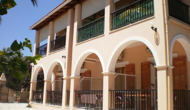 Loukas Inn Family Resort