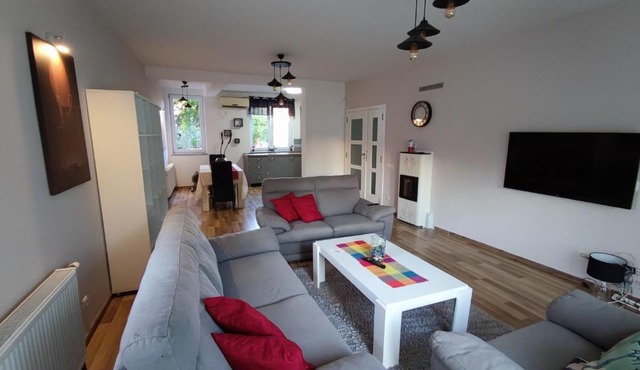 Lovely 3-bedroom rental unit with indoor fireplace