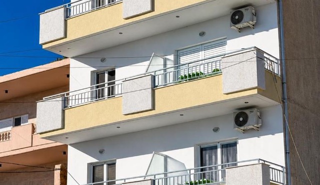Lukova Center Sunset Apartments
