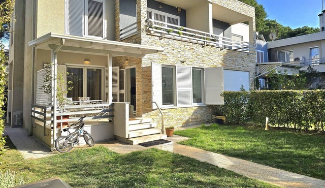 Lura 2 Holiday Homes 127, Lalzit Bay, Albania