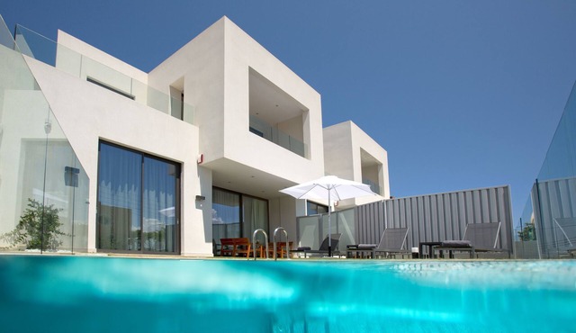 Lux Villa private pool ★ Beach at 150mt ★ Sea View ★ 4 Bdr ★ 5 bathrooms