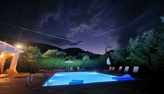 Luxe Privévilla met Zwembad en Tuin op Zakynthos