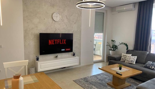 Luxurious Apartment - About 1km from City Center