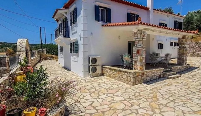 Luxury two story villa ideal for families