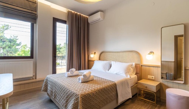 LYDIA suites and rooms