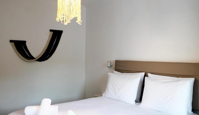 Lyra Apartments Tilos