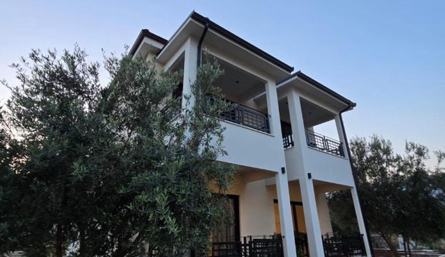 Mana's Villas in Himare