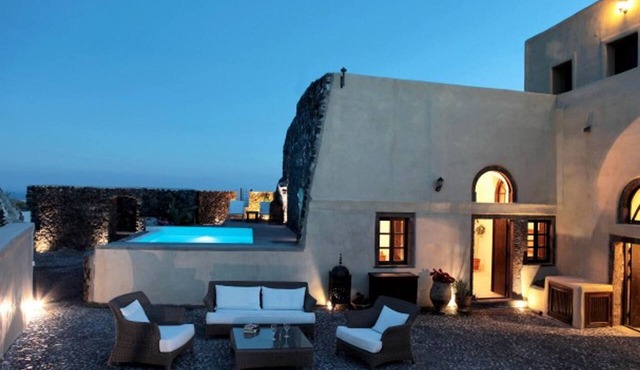 Mansion Kyani with Private Pool in Santorini