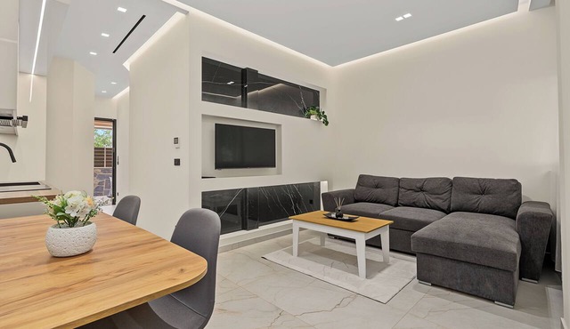 Marble and Onyx Luxury Suite